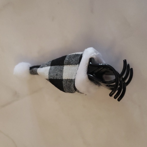 Christmas 5pc 1" Hair Claw Clip Set 2 Buffalo Plaid Santa Caps & 3 Beanies - Picture 4 of 12